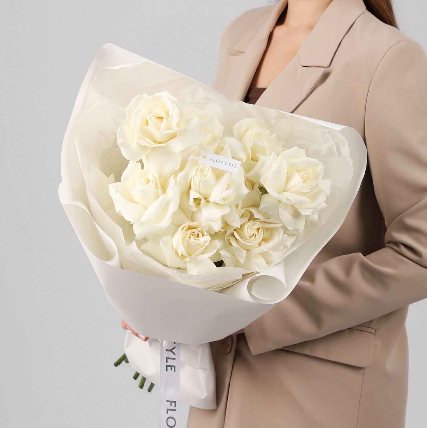 belaya francuzskaya roza buket 3